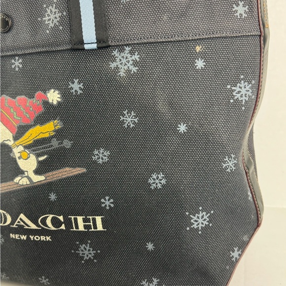 Coach X Peanuts Tote Bag 38 With Snoopy Ski Motif - Picture 6 of 17